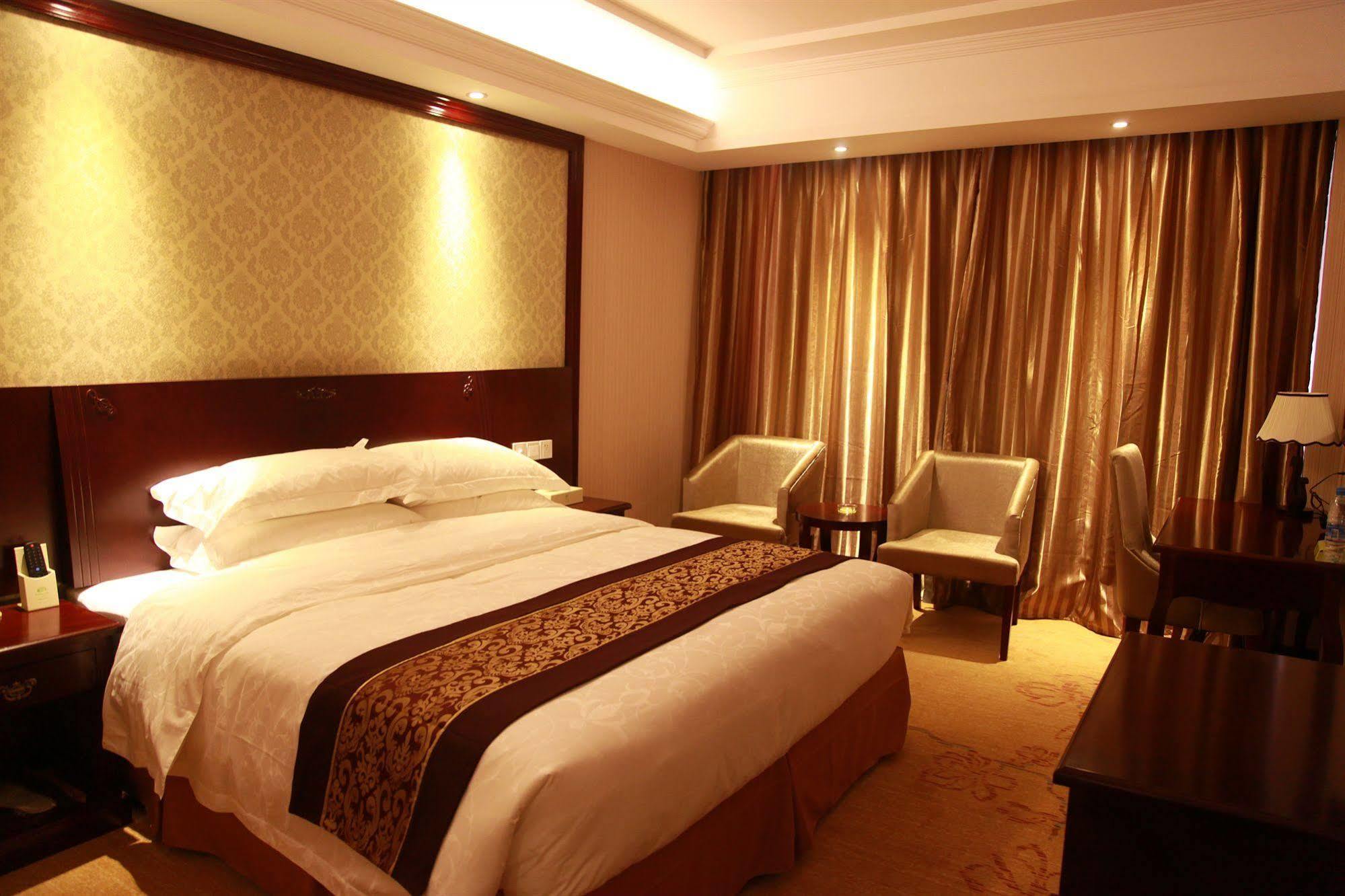 Vienna Hotel Shanghai Pudong Airport Exterior foto